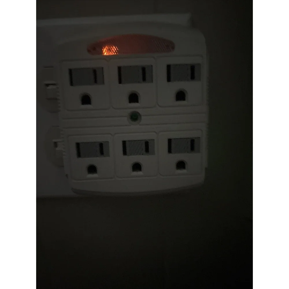 White 6 Outlet Wall Tap Adapter With Grounded Dual 3 Prong AC Plug 15A